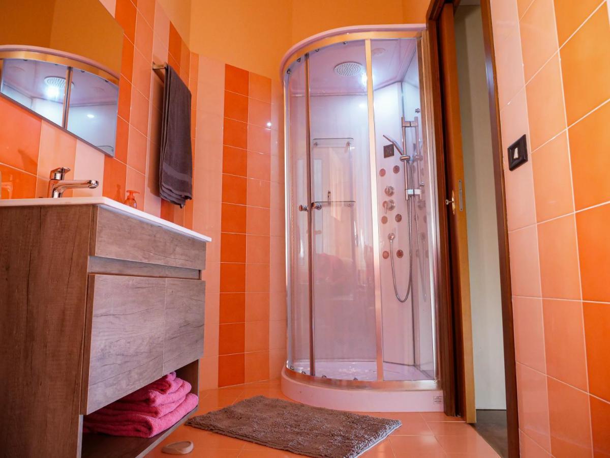 Wonderful Downtown Apartment-Hd Netflix, King-Size Bed, Two Minutes' Walk From Metro Милан Экстерьер фото