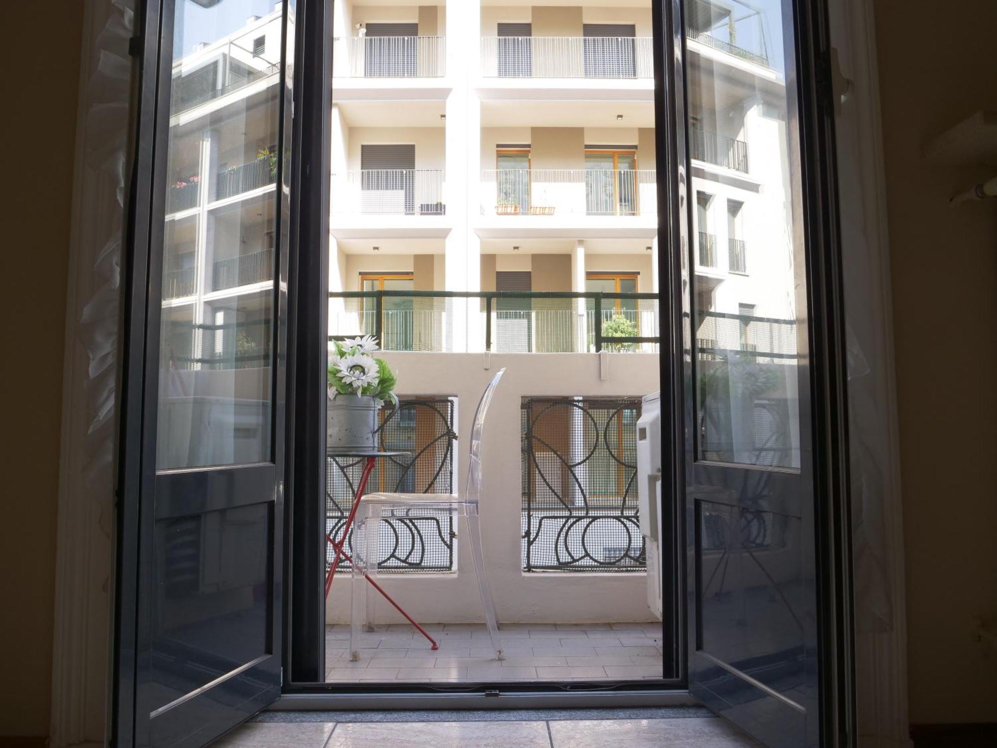Wonderful Downtown Apartment-Hd Netflix, King-Size Bed, Two Minutes' Walk From Metro Милан Экстерьер фото